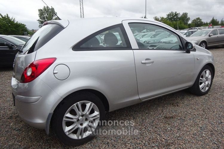 Opel Corsa 1.2 Edition - <small></small> 4.250 € <small>TTC</small> - #4