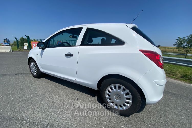 Opel Corsa 1,2 SELECTION - <small></small> 3.590 € <small>TTC</small> - #2