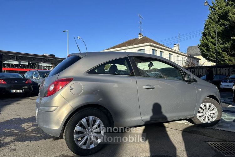 Opel Corsa 1.2 TWINPORT 150EME ANNIVERSAIRE 3P - <small></small> 5.490 € <small>TTC</small> - #2