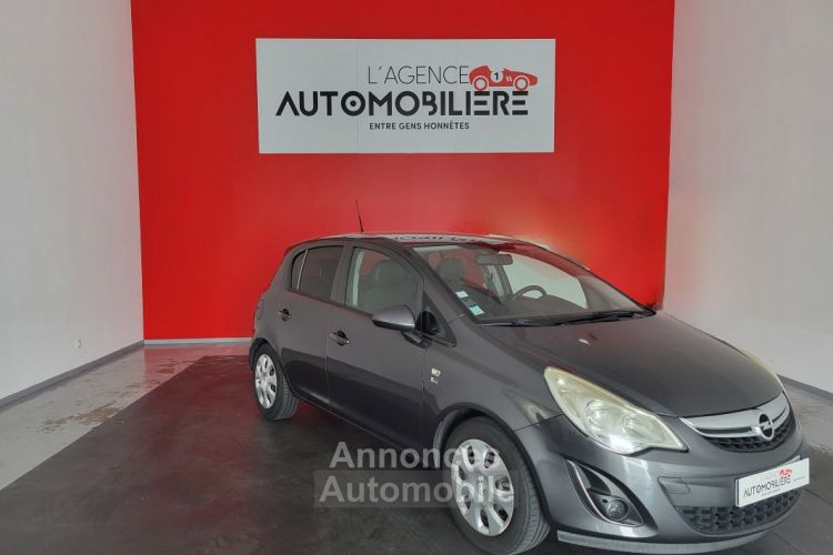 Opel Corsa 1.2 TWINPORT 85 150EME ANNIVERSAIRE 5P + ATTELAGE - <small></small> 5.490 € <small>TTC</small> - #1