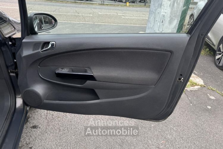 Opel Corsa 1.2i - 85 Twinport Graphite Gps + Clim - <small></small> 6.990 € <small>TTC</small> - #15