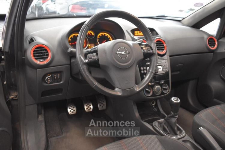 Opel Corsa 1.4i 87ch TOIT OUVRANT SIEGES VOLANT CHAUFFANT ENTRETIEN A JOUR SUIVI GARANTIE 6 60 ... - <small></small> 2.990 € <small>TTC</small> - #9