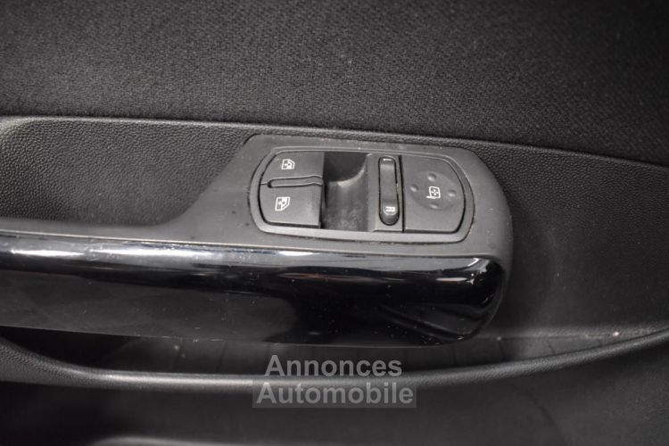 Opel Corsa 1.4i 87ch TOIT OUVRANT SIEGES VOLANT CHAUFFANT ENTRETIEN A JOUR SUIVI GARANTIE 6 60 ... - <small></small> 2.990 € <small>TTC</small> - #12