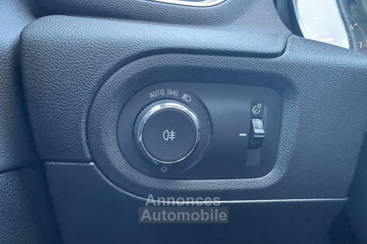 Opel Grandland X 130 ch ECOTEC Ultimate - TOIT PANO - SIEGES ELEC CHAUFF ET VENTILÉS - CAMERA - <small></small> 10.990 € <small>TTC</small> - #17