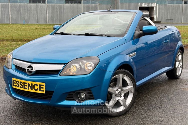 Opel Tigra II Twinport Enjoy 2 Places Roadster - 1.4i 16V 90ch (5 cv) BVM5 Bleu CLIM 2005 - <small></small> 4.990 € <small>TTC</small> - #1