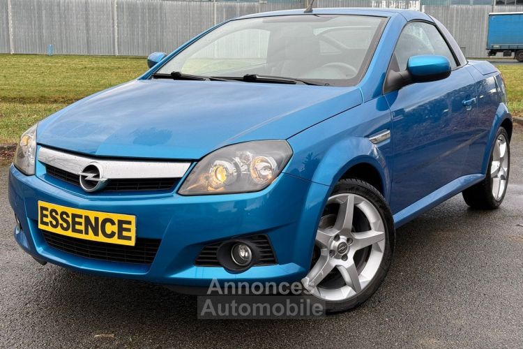 Opel Tigra II Twinport Enjoy 2 Places Roadster - 1.4i 16V 90ch (5 cv) BVM5 Bleu CLIM 2005 - <small></small> 4.990 € <small>TTC</small> - #2