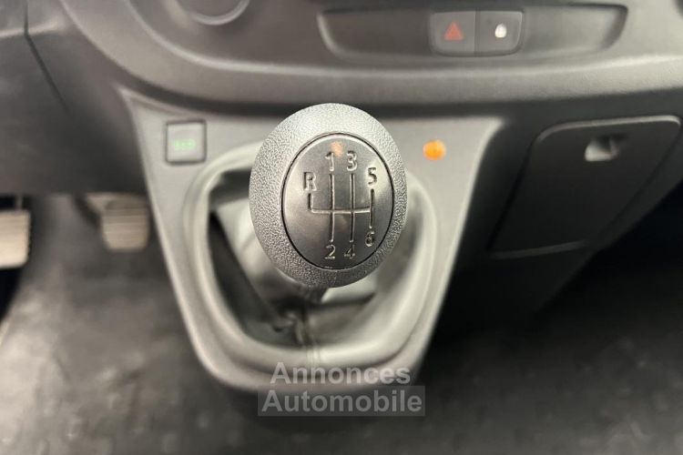 Opel Vivaro COMBI K2700 L1H1 1.6 CDTI 125 ch Bi-Turbo ecoFlex S/S Pack Clim + - <small></small> 26.900 € <small>TTC</small> - #17