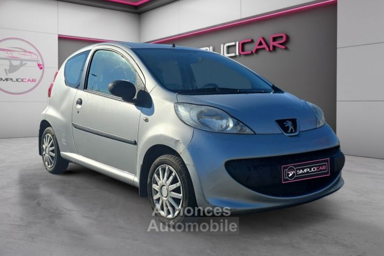 Peugeot 107 1.0 12V 68ch Trendy - <small></small> 2.990 € <small>TTC</small> - #1