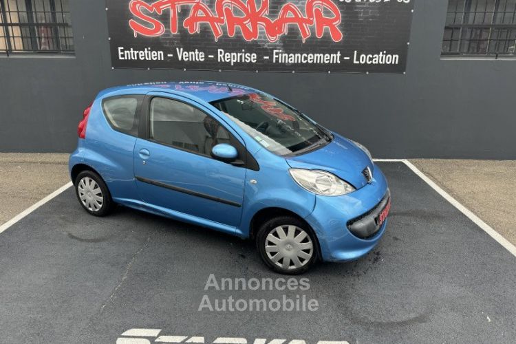 Peugeot 107 1.0 12V BLACK & SILVER 3P - <small></small> 2.490 € <small>TTC</small> - #1