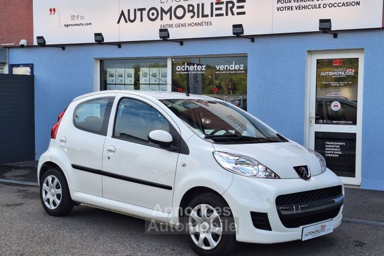 Peugeot 107 1.0 68cv 12V TRENDY 5P 1ERE MAIN - <small></small> 5.990 € <small>TTC</small> - #1