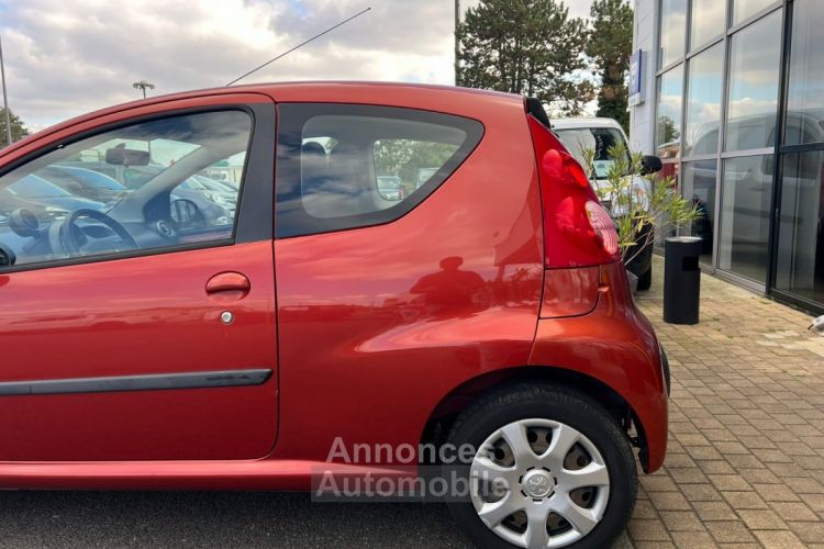 Peugeot 107 1.0e 12V 68ch BLUE LION Urban - <small></small> 4.890 € <small>TTC</small> - #22