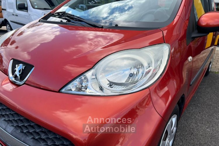 Peugeot 107 1.0e 12V 68ch BLUE LION Urban - <small></small> 4.890 € <small>TTC</small> - #33