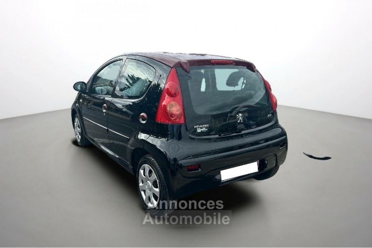 Peugeot 107 1.0e 12V 68ch BVA Black et Silver - <small></small> 6.490 € <small>TTC</small> - #4