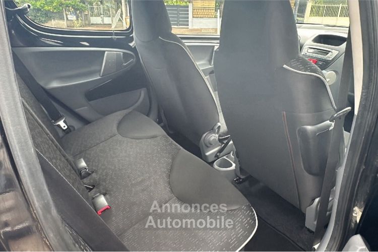 Peugeot 107 1.0e 12V 68ch BVA Black et Silver - <small></small> 6.490 € <small>TTC</small> - #6