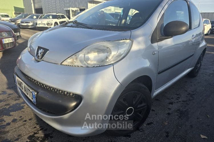 Peugeot 107 1.0e 12V 68ch Urban - <small></small> 2.790 € <small>TTC</small> - #1