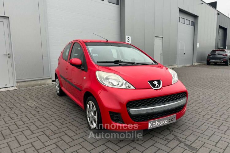 Peugeot 107 1.0i Urban FAIBLE KILOMÉTRAGE GARANTIE 12 M - <small></small> 3.890 € <small>TTC</small> - #1