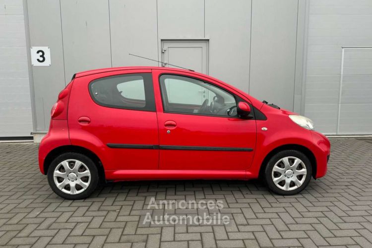 Peugeot 107 1.0i Urban FAIBLE KILOMÉTRAGE GARANTIE 12 M - <small></small> 3.890 € <small>TTC</small> - #7