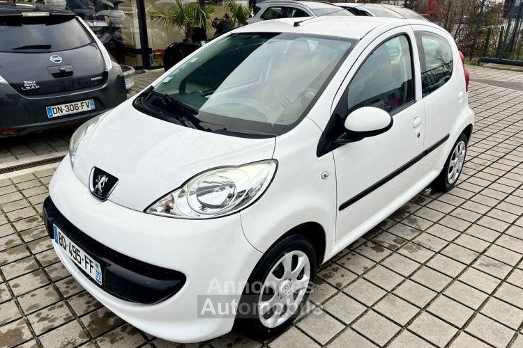 Peugeot 107 (PM_, PN_) 1.0 (68Ch) BLUE LION TRENDY - <small></small> 4.990 € <small>TTC</small> - #2