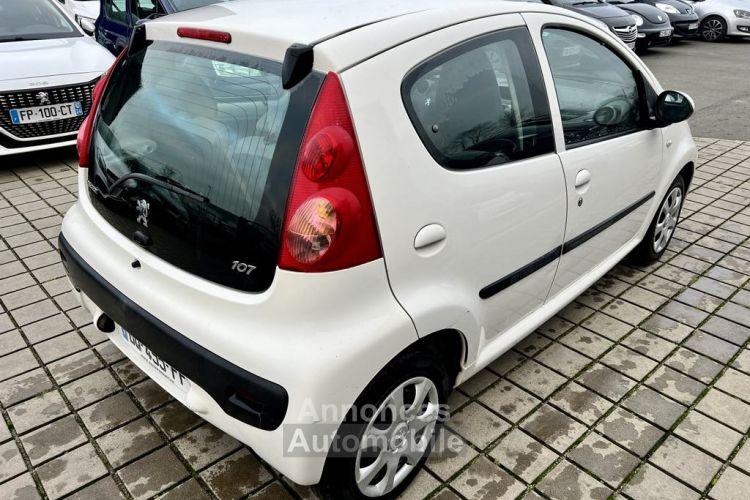 Peugeot 107 (PM_, PN_) 1.0 (68Ch) BLUE LION TRENDY - <small></small> 4.990 € <small>TTC</small> - #4