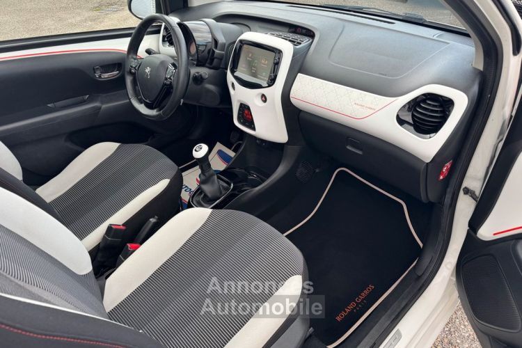 Peugeot 108 1.2 VTI 82 Cv Roland Garros Toit Ouvrant-Caméra De Recul-Gps-Démarrage Sans Clé - <small></small> 7.990 € <small>TTC</small> - #6