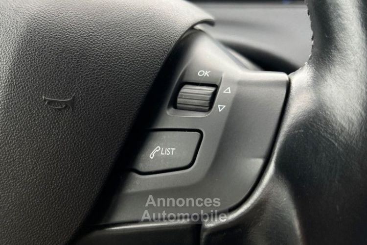 Peugeot 2008 110 CH ALLURE EAT6 CARPLAY GPS CLIM AUTO - <small></small> 11.990 € <small></small> - #14