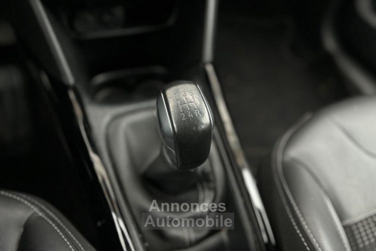 Peugeot 2008 1.2 110CH ALLURE S-S ENTRETIEN COMPLET CARPLAY CAMERA - <small></small> 9.490 € <small>TTC</small> - #17