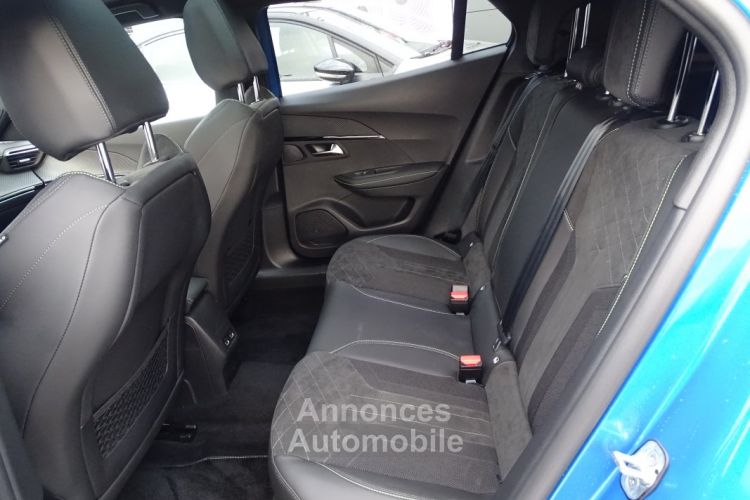 Peugeot 2008 1.2 130 EAT8 GT PACK - TOIT OUVRANT - ATTELAGE - INTERIEUR ALCANTARA - <small></small> 25.990 € <small>TTC</small> - #24