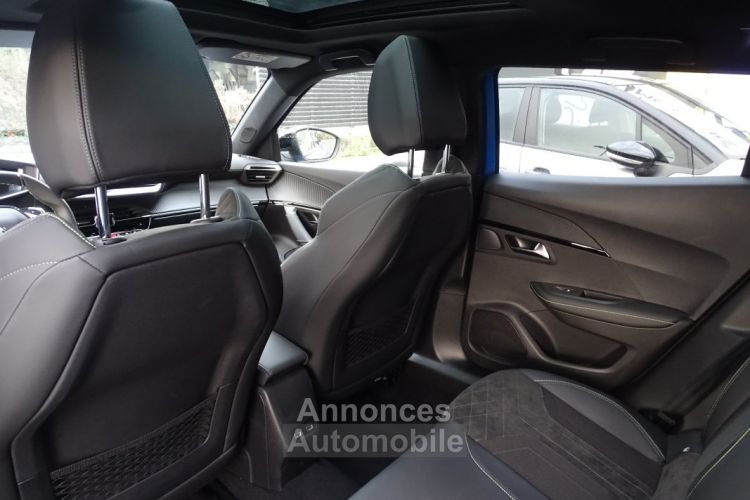 Peugeot 2008 1.2 130 EAT8 GT PACK - TOIT OUVRANT - ATTELAGE - INTERIEUR ALCANTARA - <small></small> 25.990 € <small>TTC</small> - #26