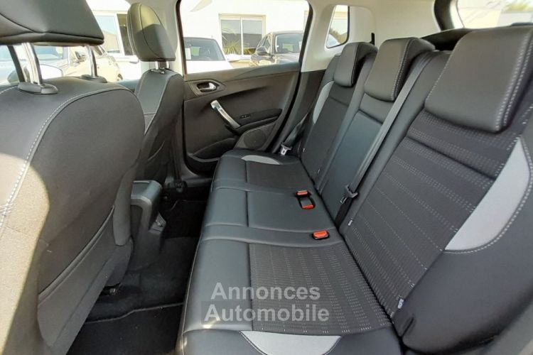 Peugeot 2008 1.2 PURETECH 110CH ALLURE S&S - <small></small> 11.990 € <small>TTC</small> - #19