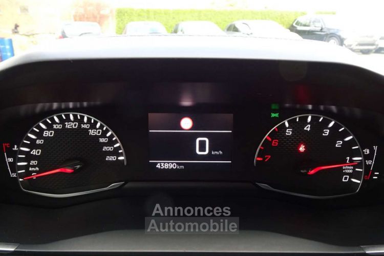 Peugeot 2008 1.2 PureTech Active | CARPLAY, TREKHAAK, CAMERA - <small></small> 16.500 € <small>TTC</small> - #13