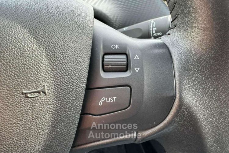 Peugeot 2008 1.2i Navigation Euro 6 Garantie 12 Mois - <small></small> 10.990 € <small>TTC</small> - #14