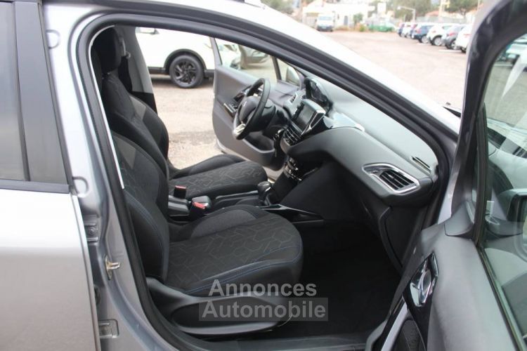 Peugeot 2008 1,2L THP 12V 110CV BVA EAT6 PACK SPORT /SIGNATURE 5 PORTES 2019 ÉTAT PARFAIT GARANTIE 12 MOIS - <small></small> 14.990 € <small>TTC</small> - #18