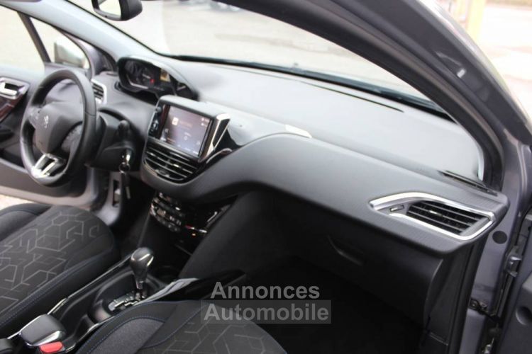 Peugeot 2008 1,2L THP 12V 110CV BVA EAT6 PACK SPORT /SIGNATURE 5 PORTES 2019 ÉTAT PARFAIT GARANTIE 12 MOIS - <small></small> 14.990 € <small>TTC</small> - #20