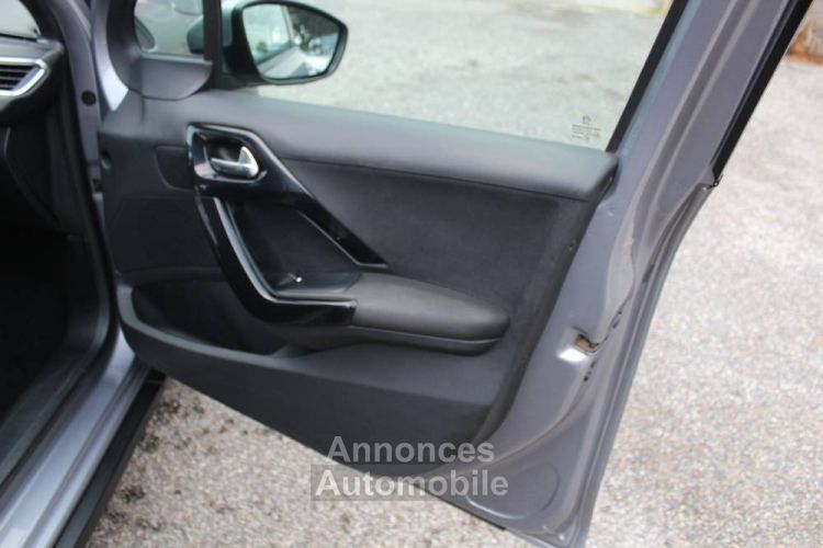 Peugeot 2008 1,2L THP 12V 110CV BVA EAT6 PACK SPORT /SIGNATURE 5 PORTES 2019 ÉTAT PARFAIT GARANTIE 12 MOIS - <small></small> 14.990 € <small>TTC</small> - #23