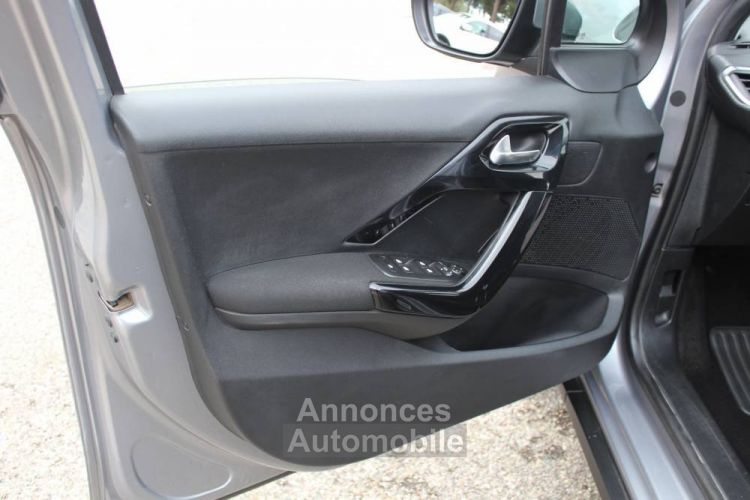 Peugeot 2008 1,2L THP 12V 110CV BVA EAT6 PACK SPORT /SIGNATURE 5 PORTES 2019 ÉTAT PARFAIT GARANTIE 12 MOIS - <small></small> 14.990 € <small>TTC</small> - #28