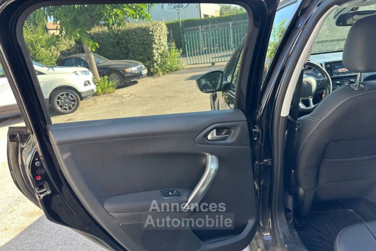 Peugeot 2008 130ch Allure DISTRIB NEUVE + GARANTIE 1 AN + CARPLAY + SIÈGES CHAUFF + ROUE SECOURS - <small></small> 10.990 € <small>TTC</small> - #29