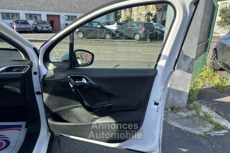 Peugeot 2008 1.5 BlueHDi S&S - 100 Signature Gps + Clim + Camera AR - <small></small> 8.490 € <small>TTC</small> - #30