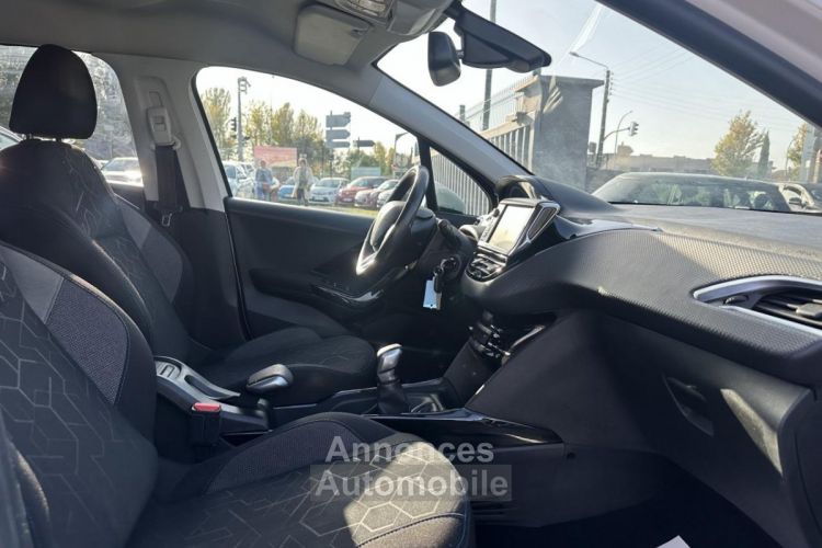 Peugeot 2008 1.5 BlueHDi S&S - 100 Signature Gps + Clim + Camera AR - <small></small> 8.490 € <small>TTC</small> - #32