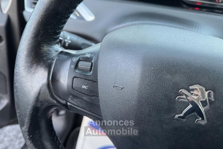 Peugeot 2008 1.6 BlueHDi - 100 Style Gps + Attelage + Radar AR - <small></small> 9.490 € <small>TTC</small> - #29