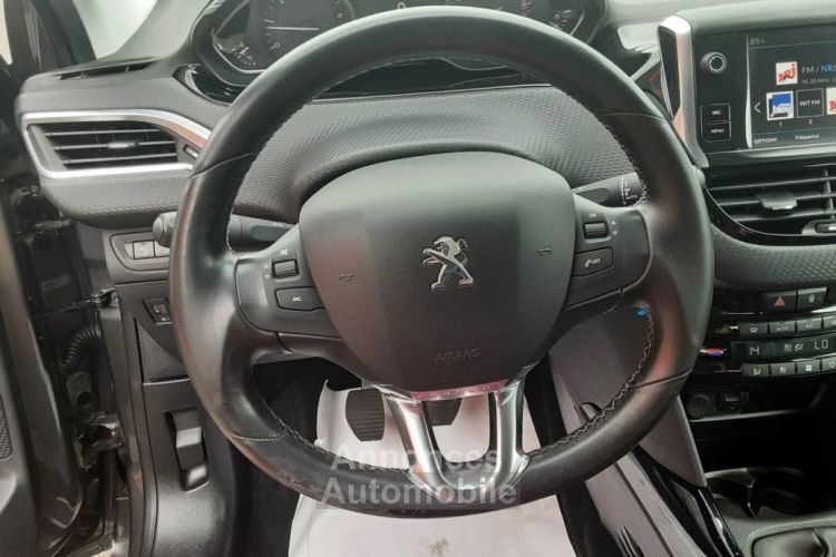 Peugeot 2008 1.6 BlueHDi 100ch BVM5 ALLURE + Camera - <small></small> 14.490 € <small>TTC</small> - #19