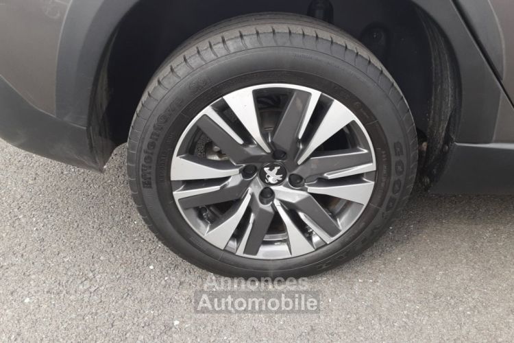 Peugeot 2008 1.6 BlueHDi 100ch BVM5 ALLURE + Camera - <small></small> 14.490 € <small>TTC</small> - #39