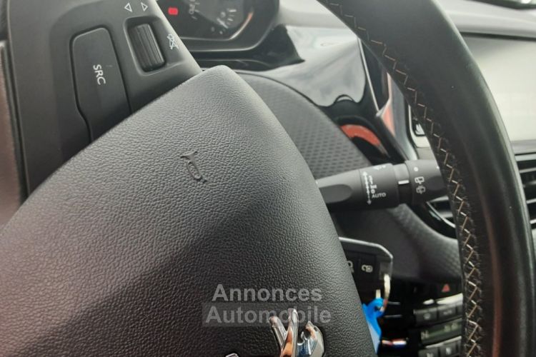 Peugeot 2008 1.6 BlueHDi 100ch BVM5 ALLURE + Camera - <small></small> 14.490 € <small>TTC</small> - #48