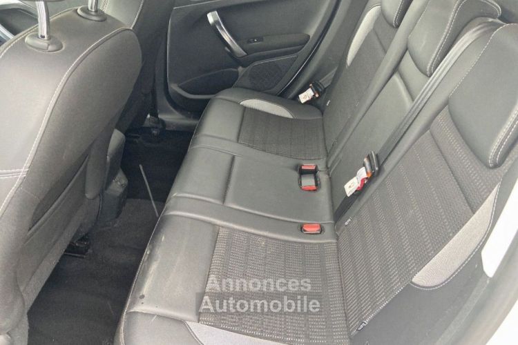 Peugeot 2008 1.6 BlueHdi 120 ALLURE CAMERA JA17 GRIP CONTROL - <small></small> 10.950 € <small>TTC</small> - #14