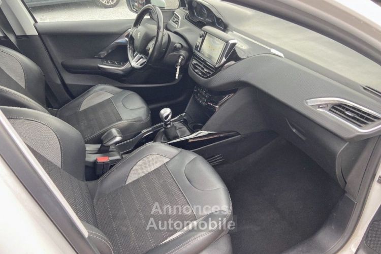 Peugeot 2008 1.6 BlueHdi 120 ALLURE CAMERA JA17 GRIP CONTROL - <small></small> 10.950 € <small>TTC</small> - #19