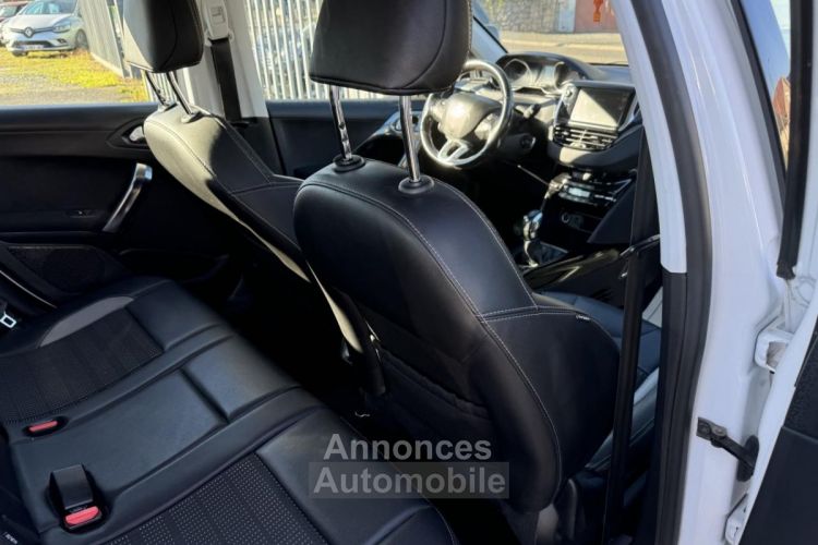 Peugeot 2008 1.6 e-HDi FAP - 92 Allure GPS + Radar AR + Attelage - <small></small> 7.490 € <small>TTC</small> - #15