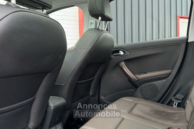 Peugeot 2008 1.6 eHDI 115cv Allure Féline SUV 4x4 suivie complète crit’air2 GPS- chrome- Park assistée toit panoramique led ambiance garantie reprise - <small></small> 7.590 € <small>TTC</small> - #5