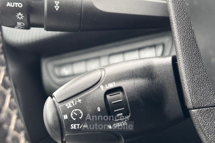 Peugeot 2008 1.6 HDI 92CH ALLURE 1ERE MAIN TOIT PANO/GPS/LED - <small></small> 8.990 € <small>TTC</small> - #17
