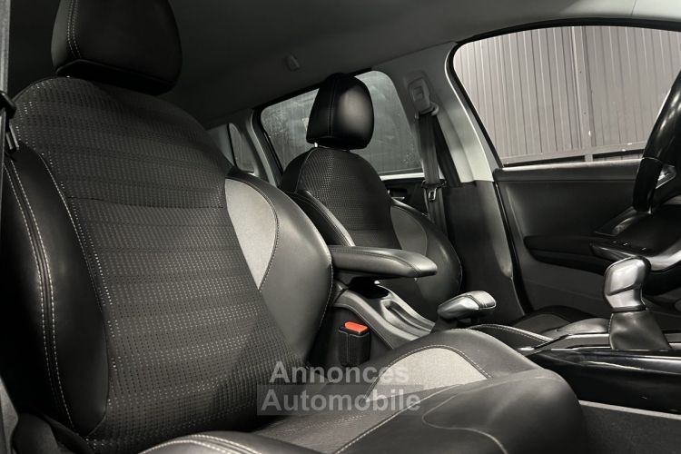 Peugeot 2008 ALLURE 1.2 110 APPLE CARPLAY & ANDROID ATTELAGE GPS REGULATEUR CRIT AIR 1 Garantie 1 an - <small></small> 9.970 € <small>TTC</small> - #7