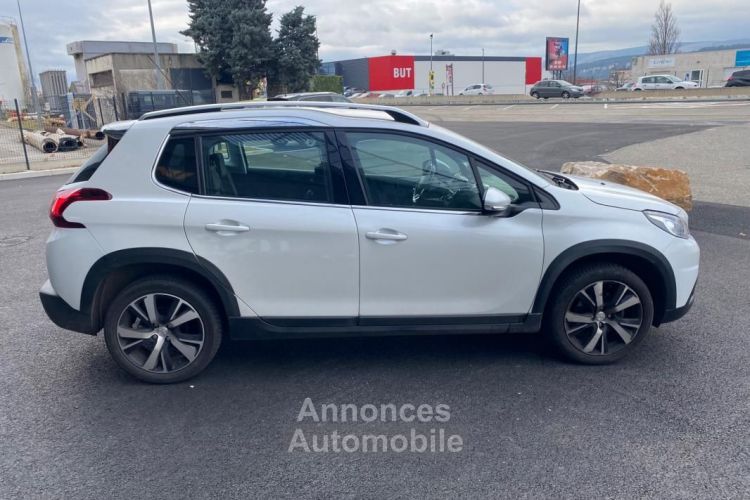 Peugeot 2008 GENERATION-I 1.2 110 ALLURE - <small></small> 9.990 € <small>TTC</small> - #6