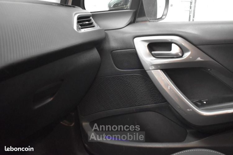 Peugeot 2008 GENERATION-I 1.2 82 ch STYLE DISTRI NEUVE ENTRETIEN CONCESSION GARANTIE 6 A 60 MOIS - <small></small> 6.990 € <small>TTC</small> - #18